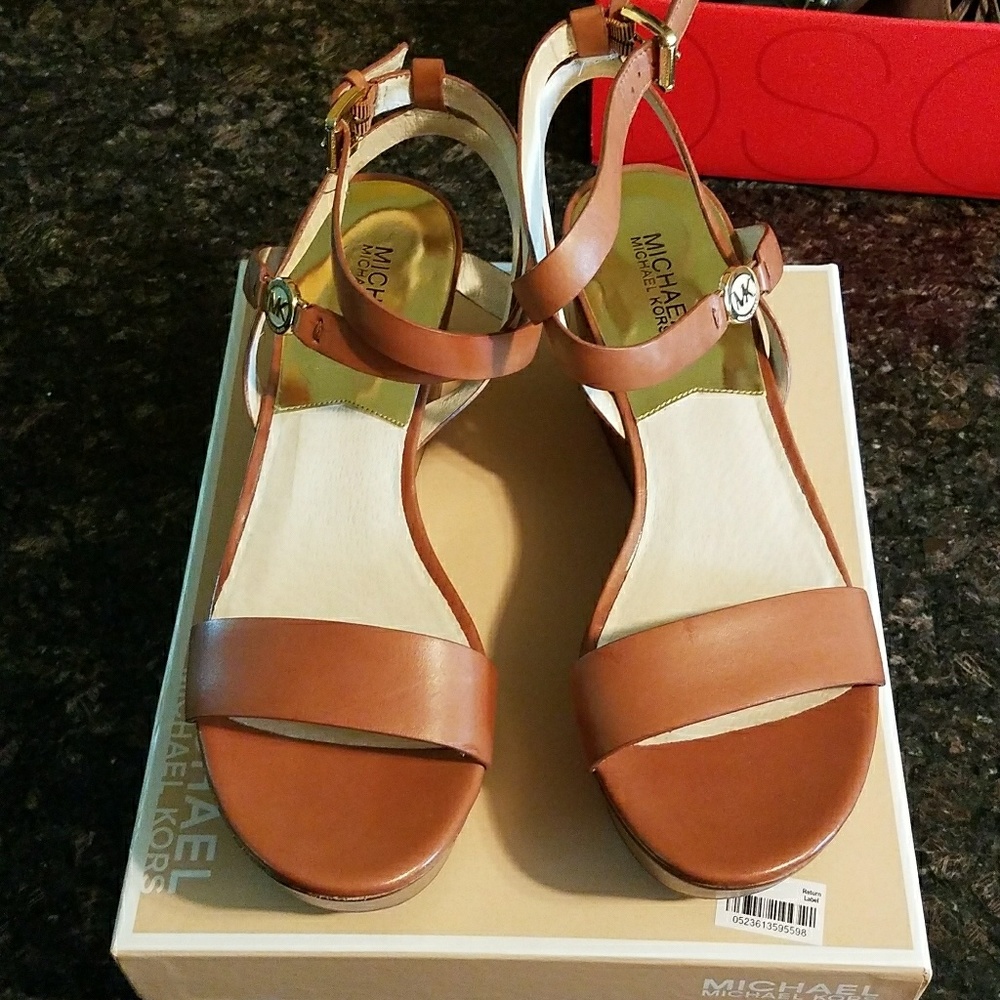 Michael Kors size 10 wedge sandals